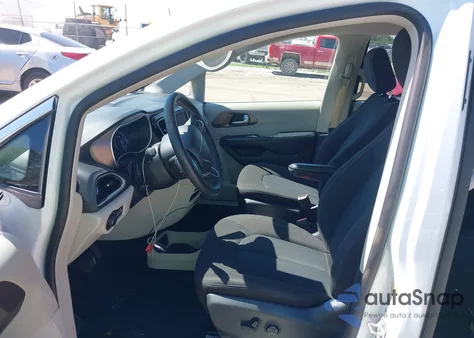 2022 Chrysler Voyager Lx из США, поврежденный, VIN 2C4RC1CG5NR105465